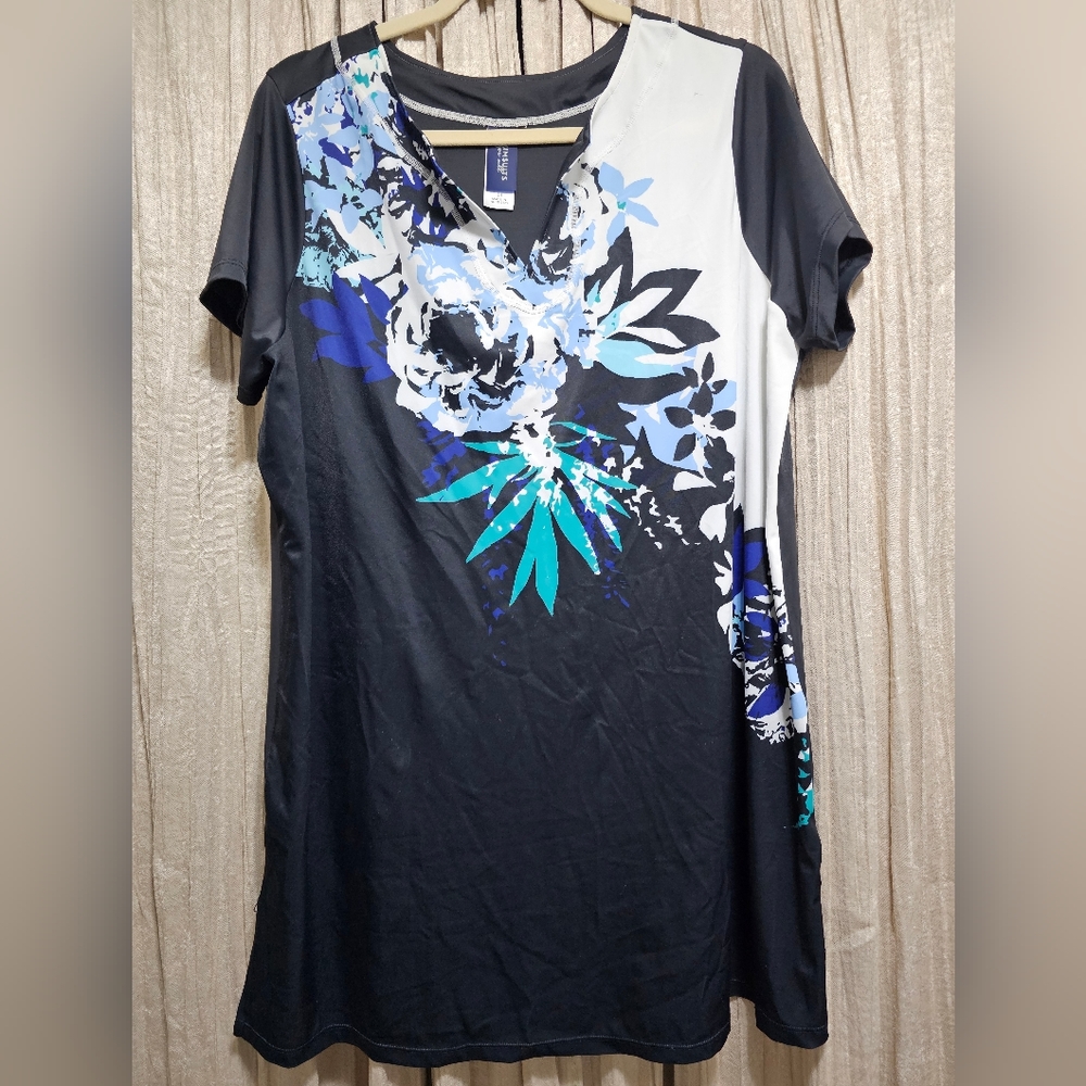 Swimsuits for all black, white, and green size 14 swim shirt.